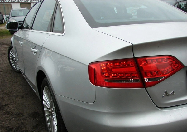 Audi A4 cena 38900 przebieg: 136000, rok produkcji 2010 z Ostrowiec Świętokrzyski małe 326